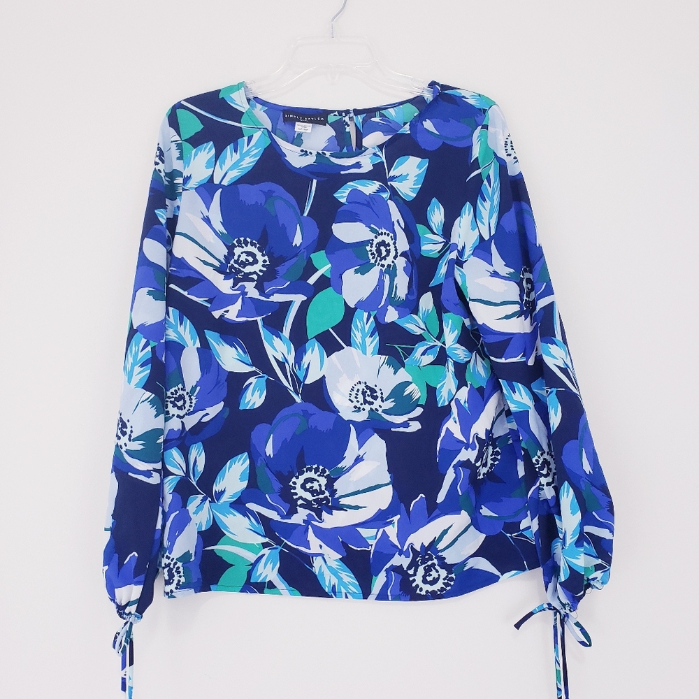 Blue Floral Lightweight Blouse Simply Styled Keyhole Back Size XL